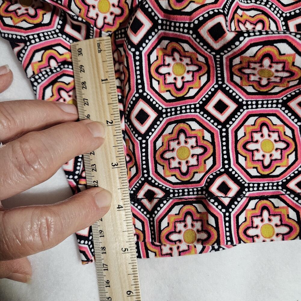 Crown & Ivy Shorts Size 14 Stretchy Button/Zip Fly Pockets Geometric Dressy - Picture 7 of 11